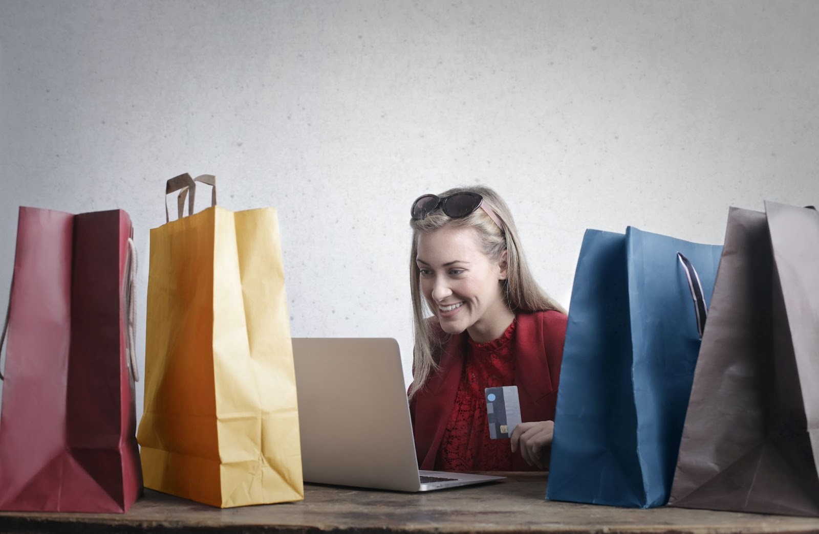 7 Essential Customer Service Tips for an E-Commerce Business