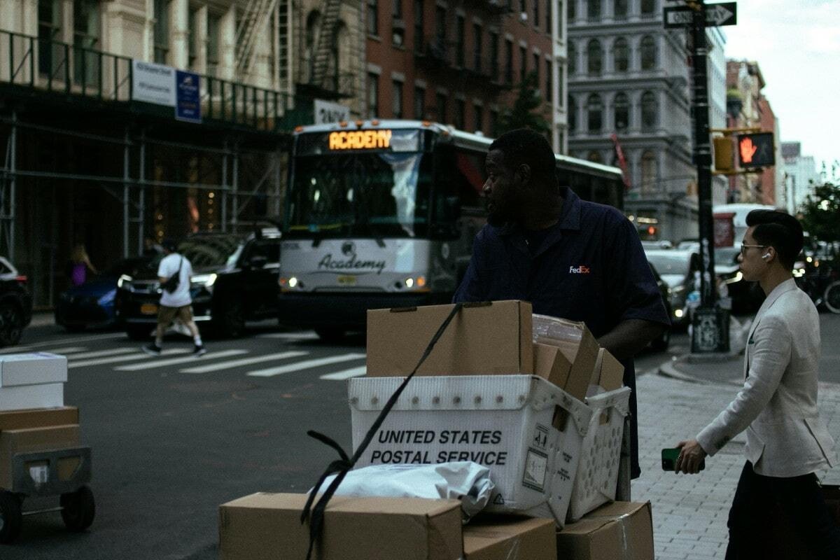 Blog-Lower East Side Letdowns: Why Residents Can’t Rely on Package Deliveries Alone