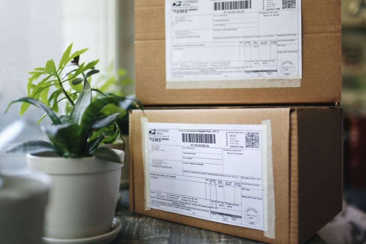 Package storage services by Stowfly to keep your online deliveries safe
